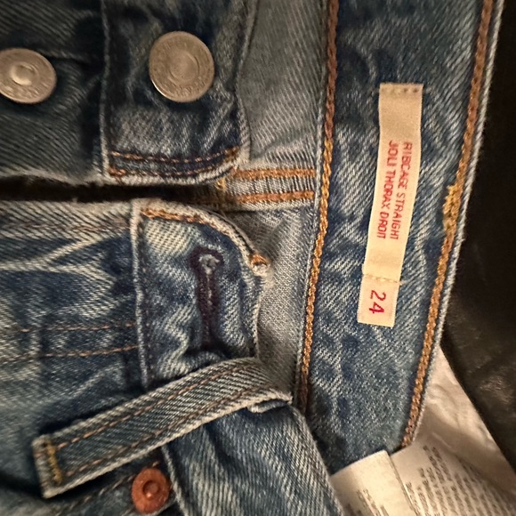 SIZE 24 
RIBCAGE STRAIGHT LEVI JEANS - Picture 3 of 3